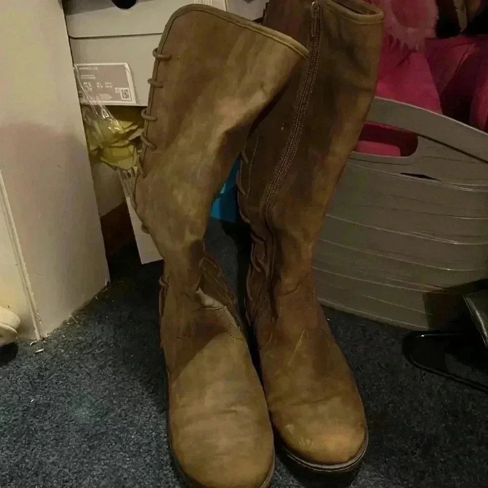 STEVE MADDEN size 5 tall boots